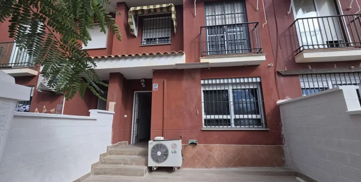 Sale of townhouse in Chilches 3