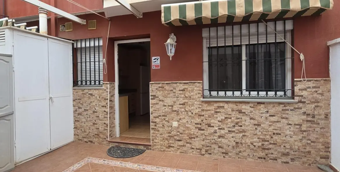 Venta de adosado en Chilches 18