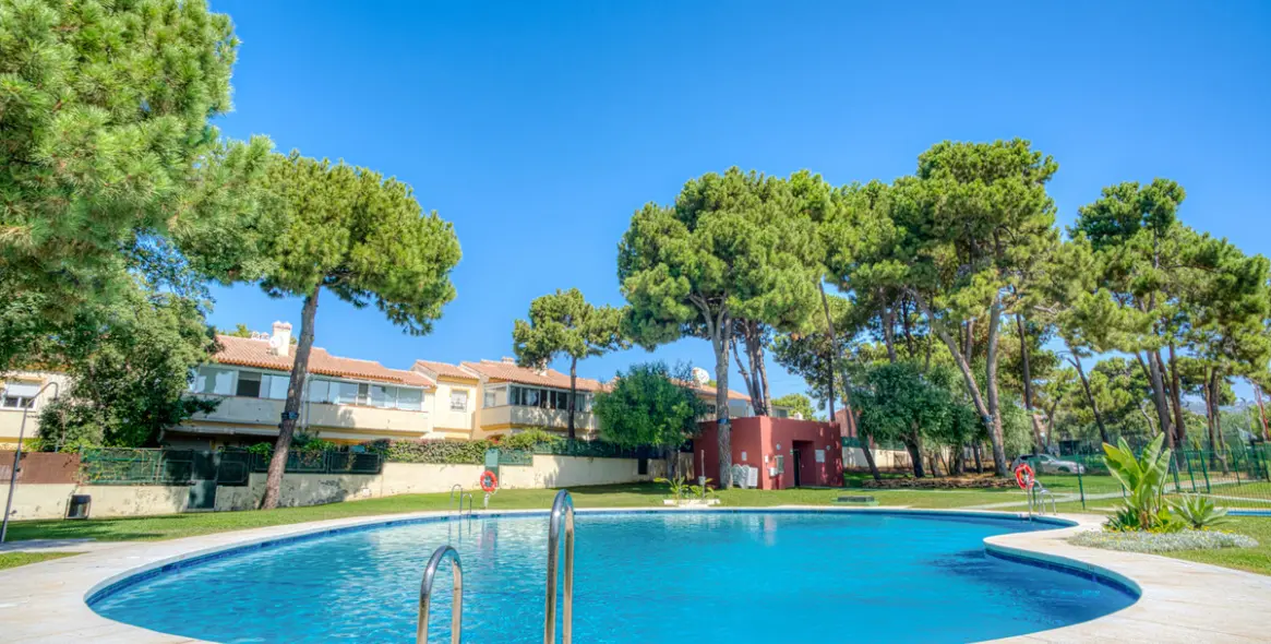 Sale of ground floor apartment in Marbella 1