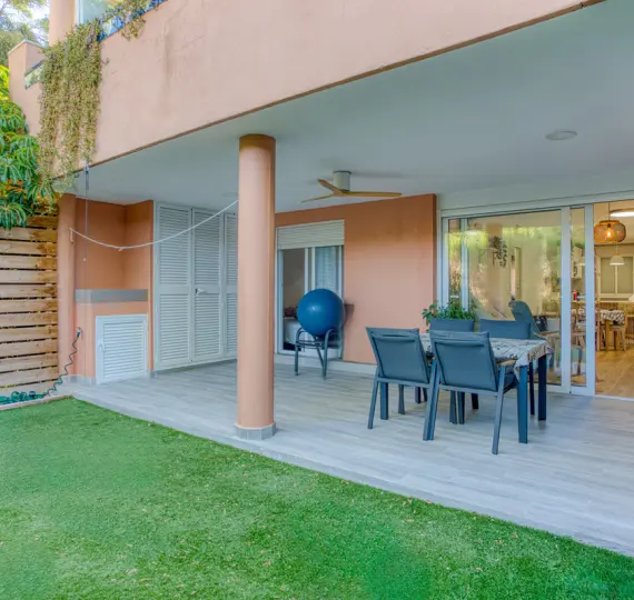 Sale of ground floor apartment in Marbella