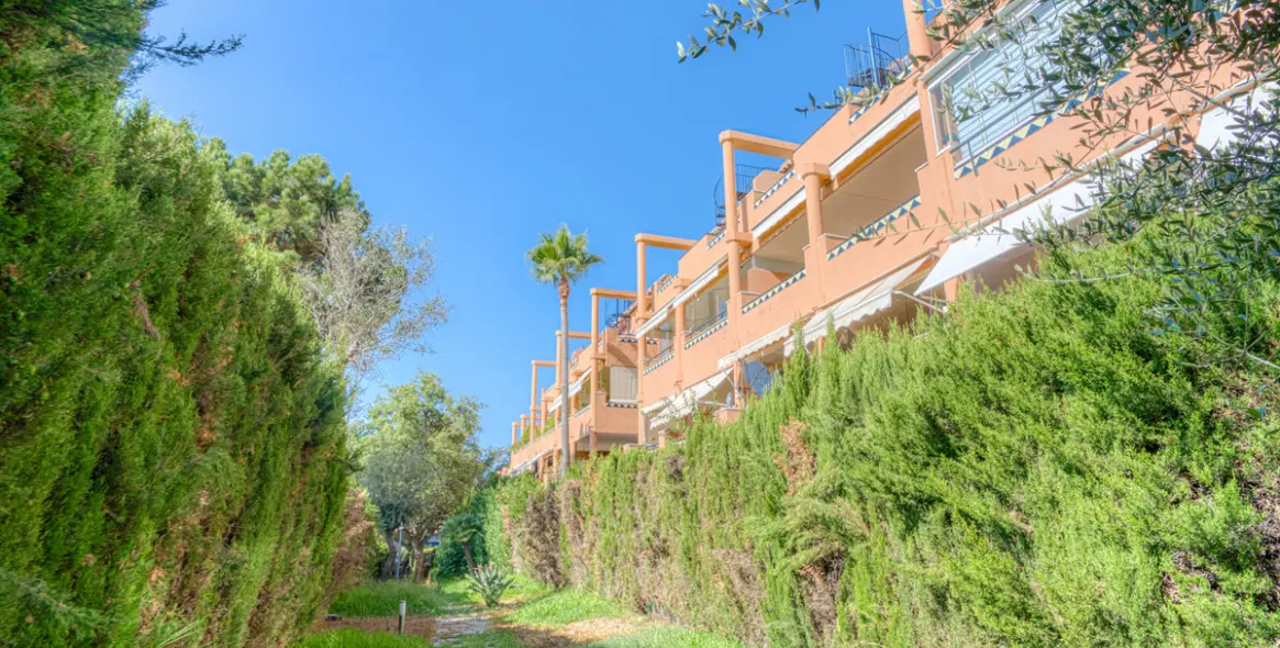 Sale of ground floor apartment in Marbella 12