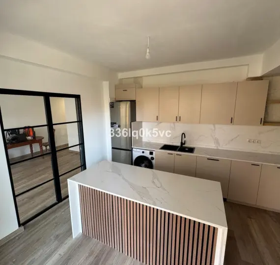 Sale of middle floor apartment in Málaga