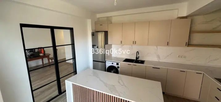 Sale of middle floor apartment in Málaga 0