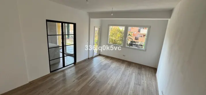 Sale of middle floor apartment in Málaga 1