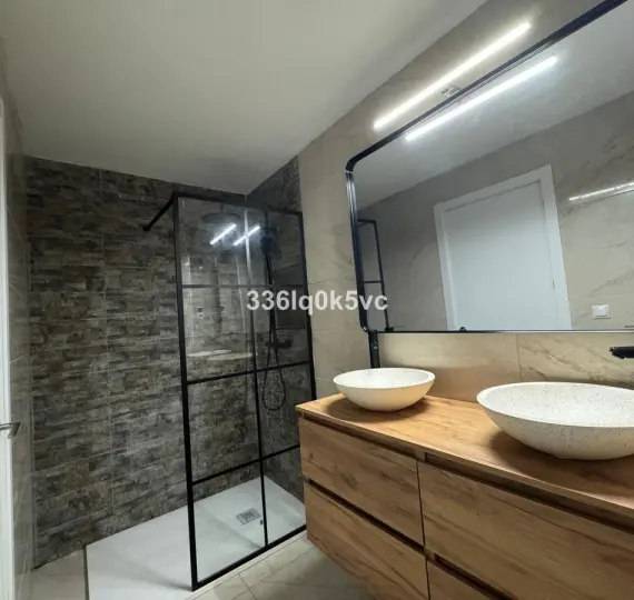 Sale of middle floor apartment in Málaga