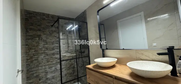 Sale of middle floor apartment in Málaga 3