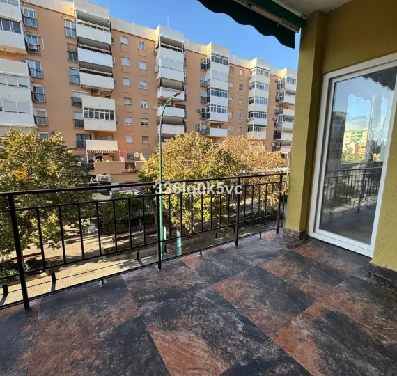 Sale of middle floor apartment in Málaga