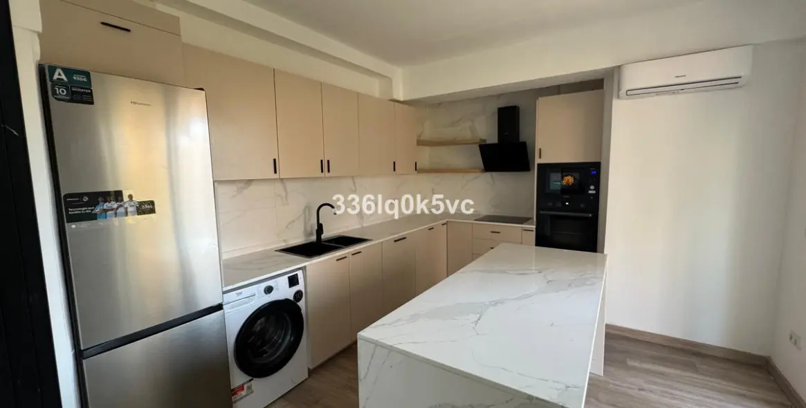 Sale of middle floor apartment in Málaga 9