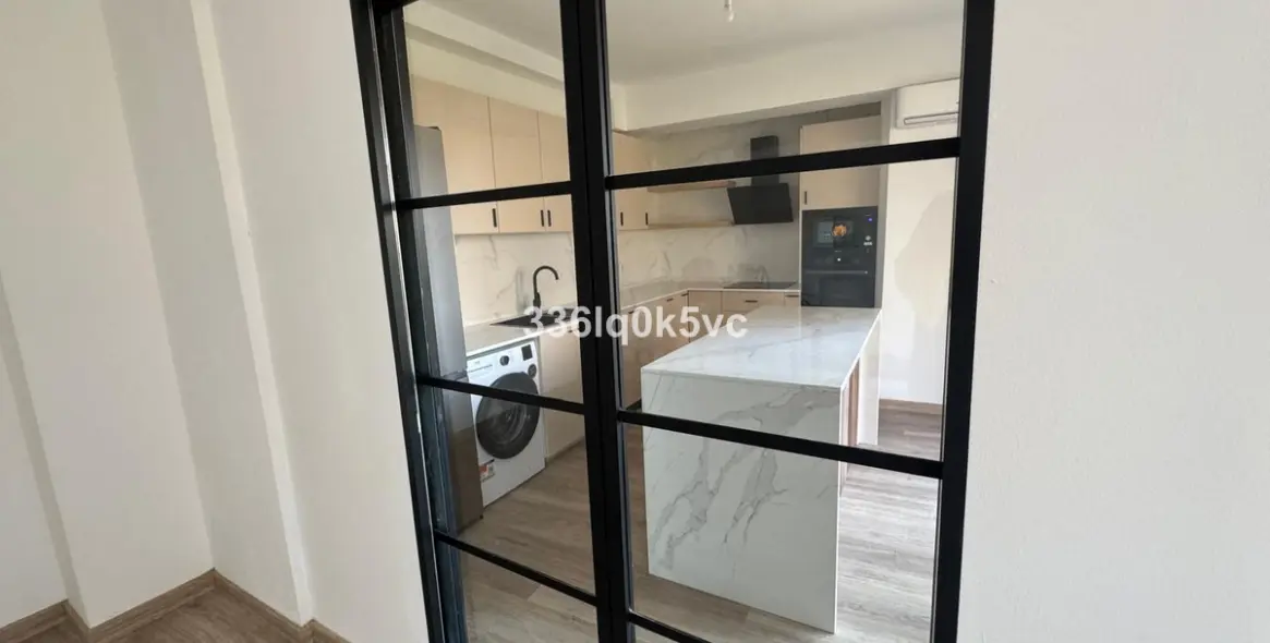 Sale of middle floor apartment in Málaga 10