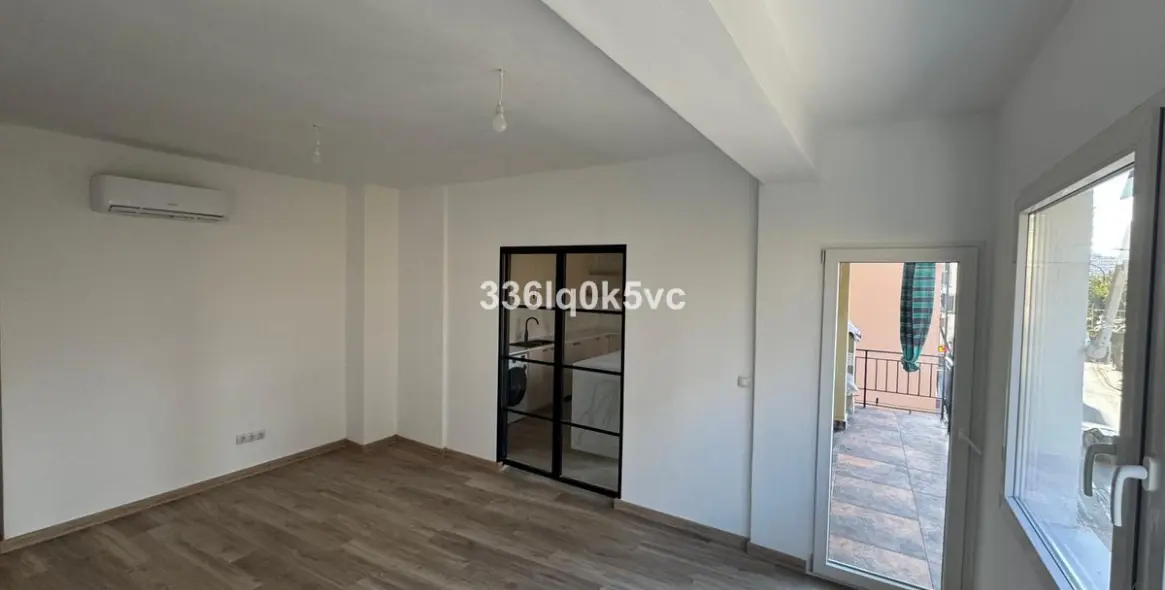 Sale of middle floor apartment in Málaga 13