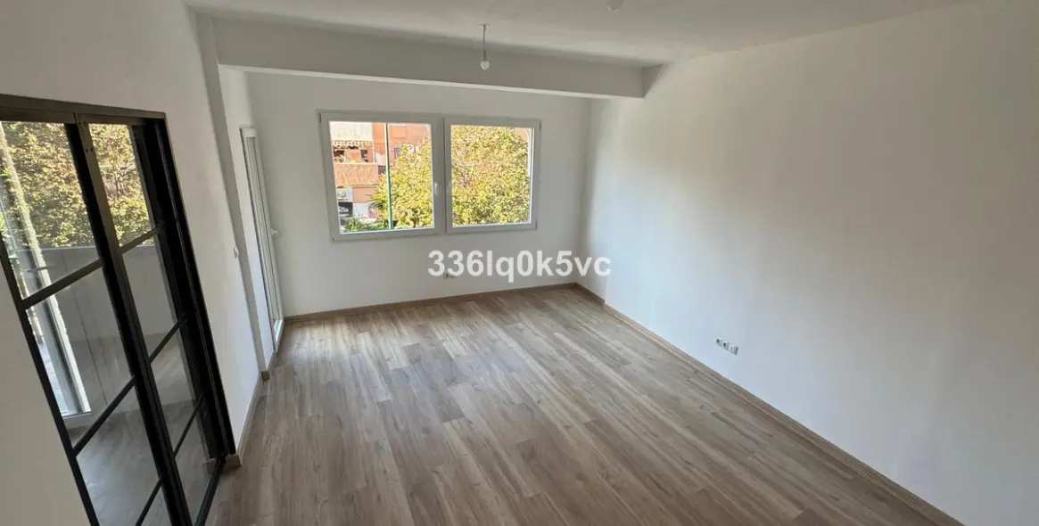 Sale of middle floor apartment in Málaga 15