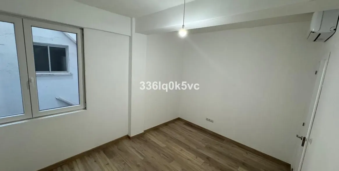 Sale of middle floor apartment in Málaga 18