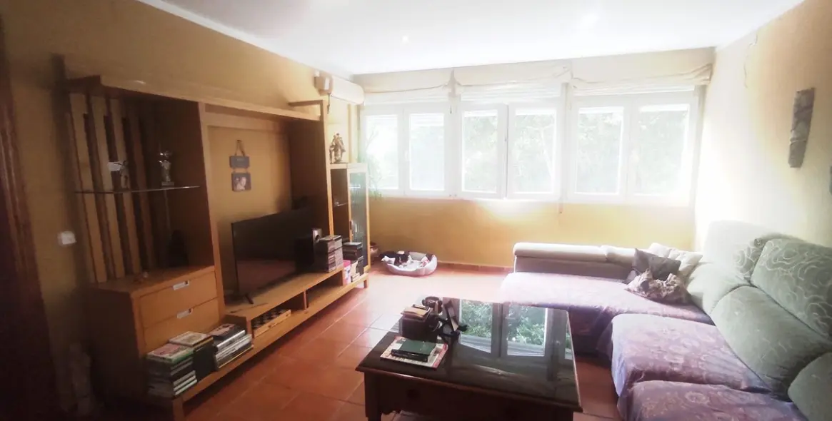 Sale of middle floor apartment in Málaga 1