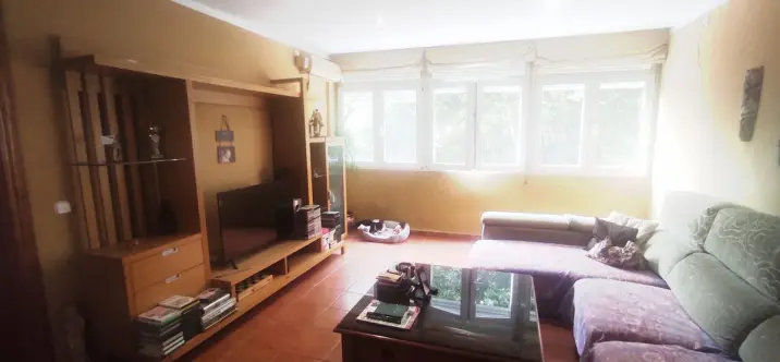 Sale of middle floor apartment in Málaga 0