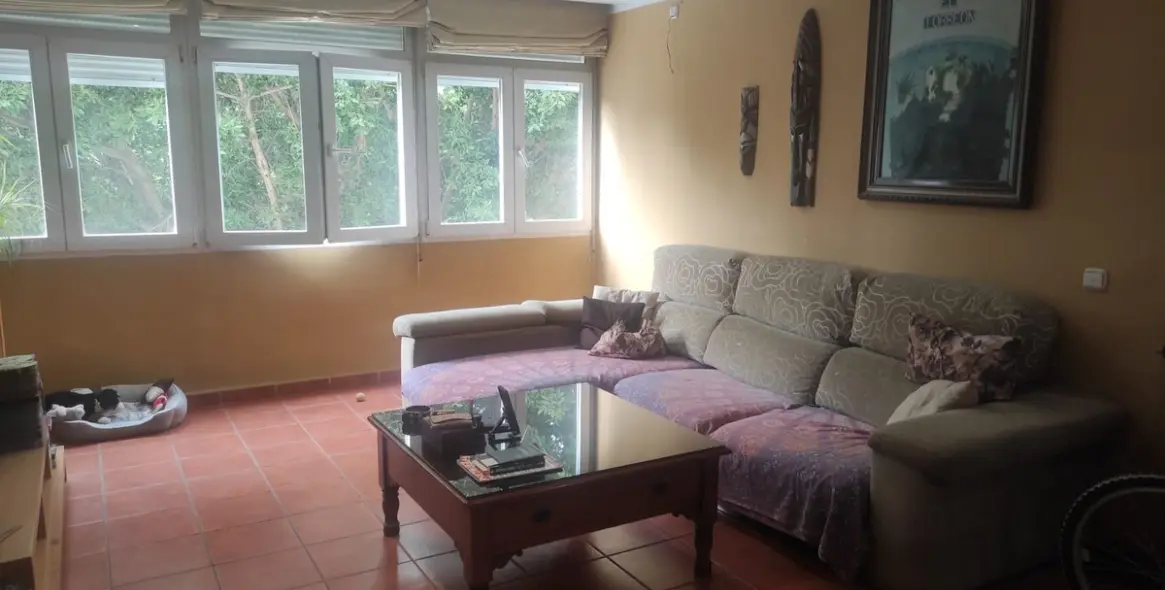 Sale of middle floor apartment in Málaga 4