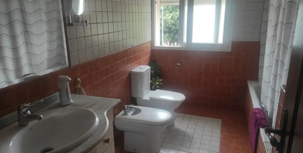 Sale of middle floor apartment in Málaga 13