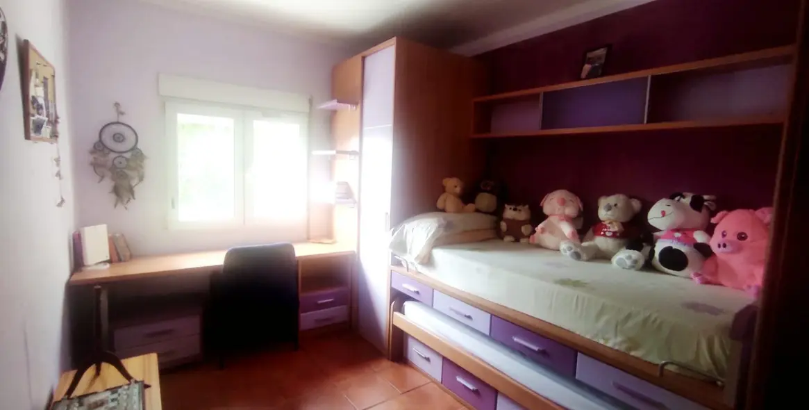 Sale of middle floor apartment in Málaga 15