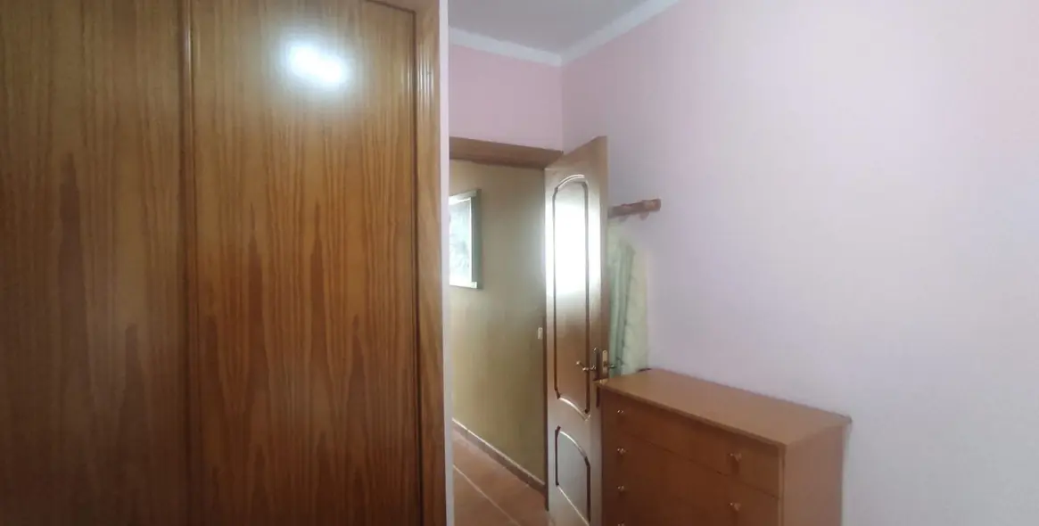 Sale of middle floor apartment in Málaga 19