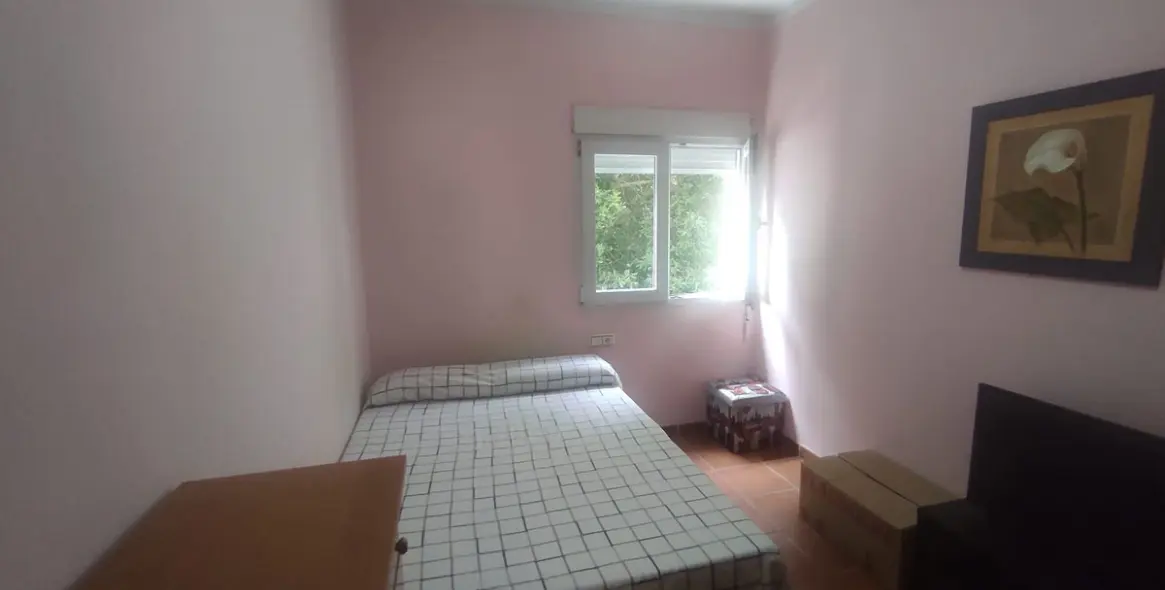 Sale of middle floor apartment in Málaga 20