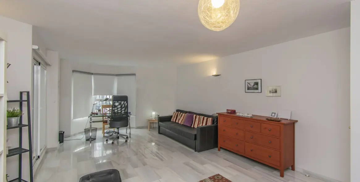 Sale of ground floor apartment in Nueva Andalucía 2