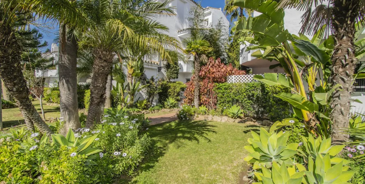 Sale of ground floor apartment in Nueva Andalucía 3