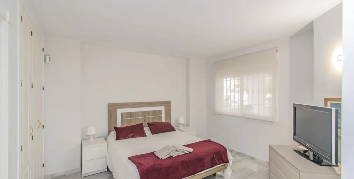 Sale of ground floor apartment in Nueva Andalucía 4