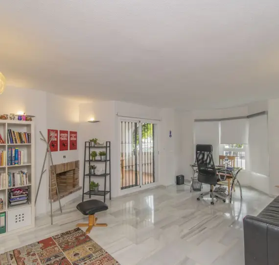 Sale of ground floor apartment in Nueva Andalucía