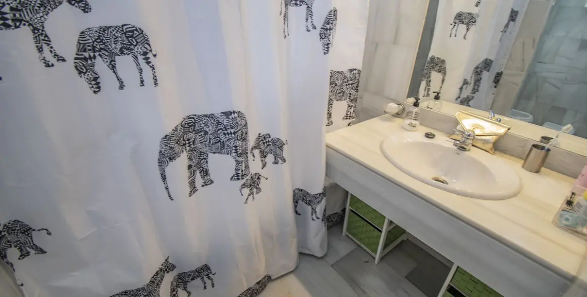 Sale of ground floor apartment in Nueva Andalucía 20