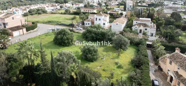 Venta de parcela residencial en Bel Air 0