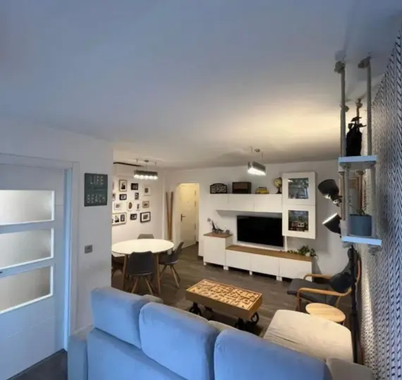 Venta de apartamento en planta media en Marbella