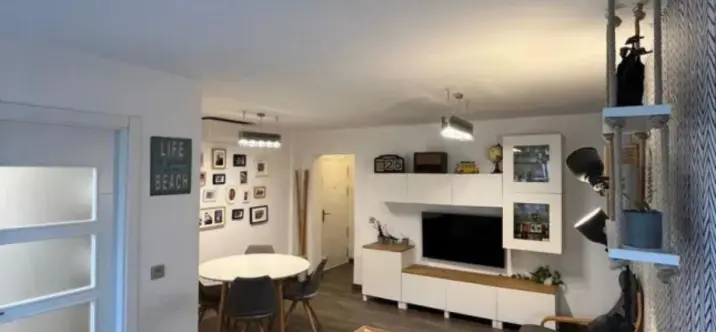 Venta de apartamento en planta media en Marbella 0