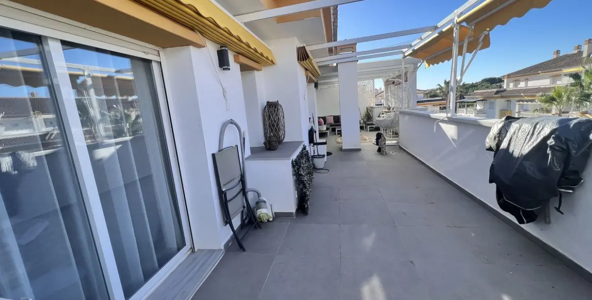 Sale of penthouse in Nueva Andalucía 2