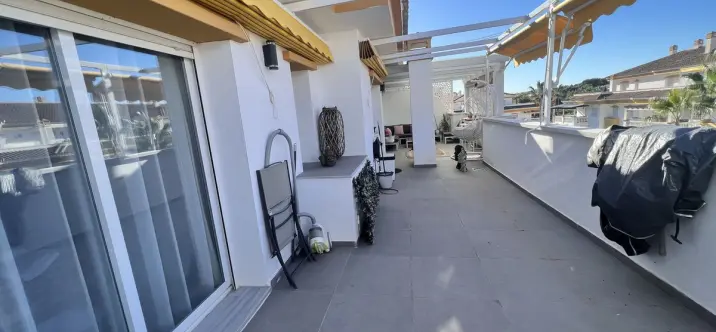Sale of penthouse in Nueva Andalucía 1