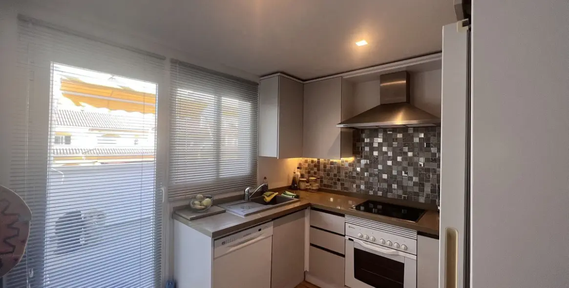 Sale of penthouse in Nueva Andalucía 11