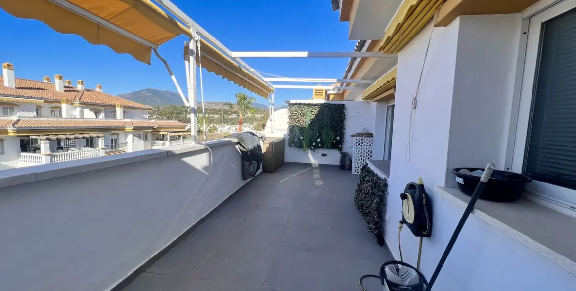 Sale of penthouse in Nueva Andalucía 20