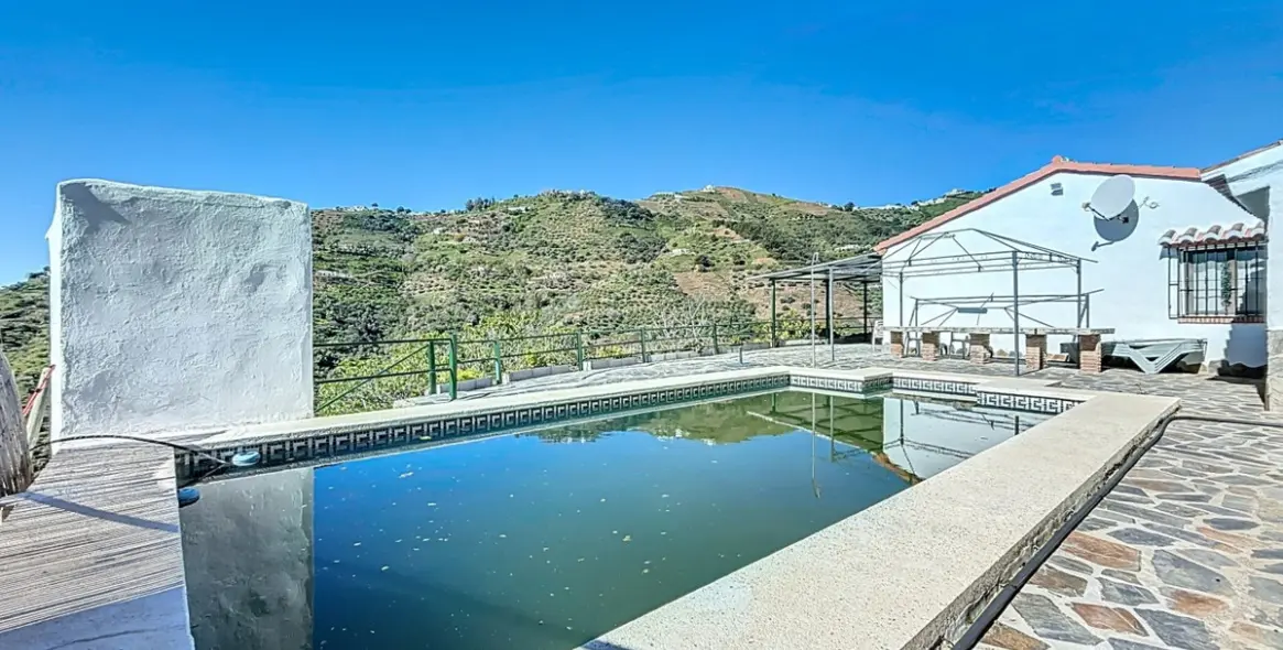 Sale of semi-detached house in Cómpeta 1