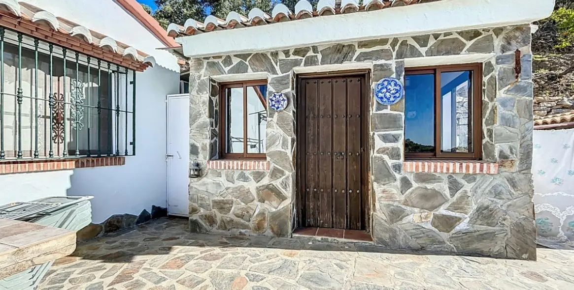Sale of semi-detached house in Cómpeta 32
