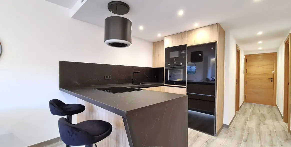 Sale of middle floor apartment in Estepona (district Estepona) 1