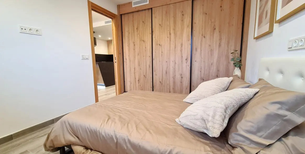 Sale of middle floor apartment in Estepona 13