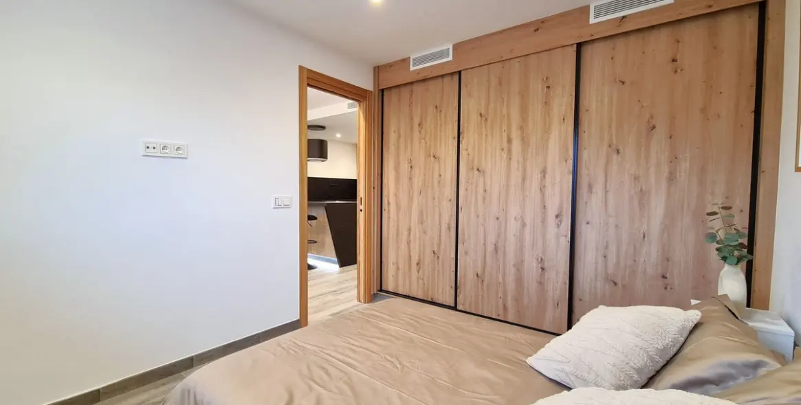 Sale of middle floor apartment in Estepona 14