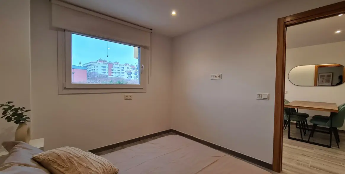 Sale of middle floor apartment in Estepona 17