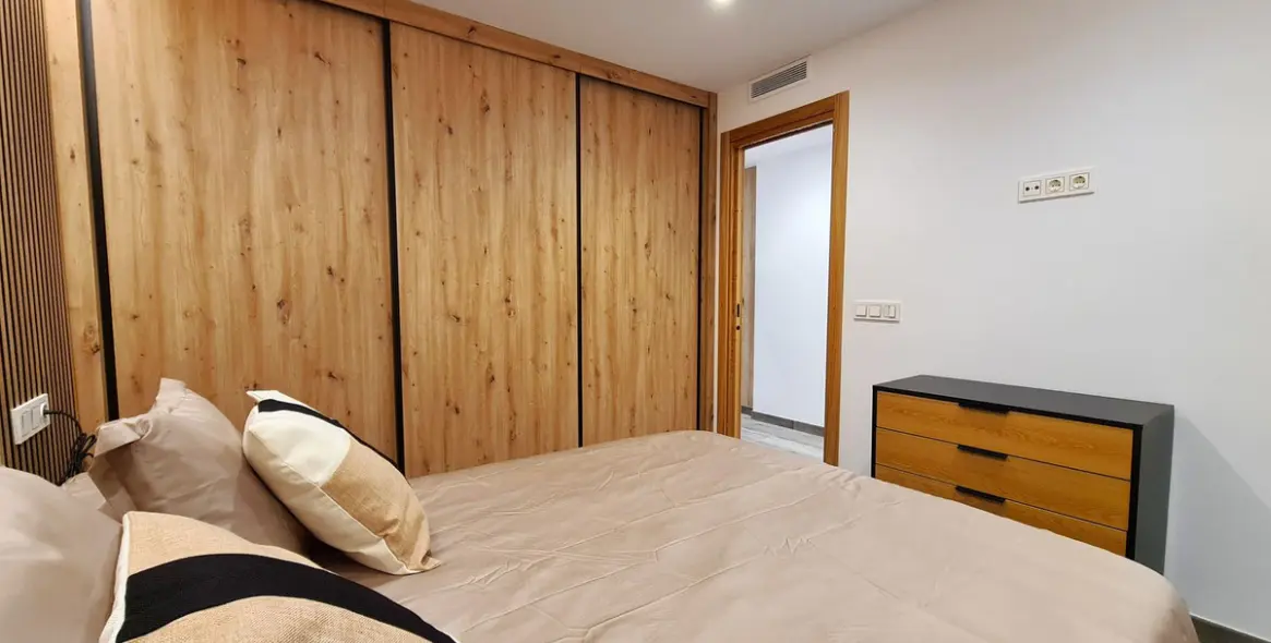 Sale of middle floor apartment in Estepona 19