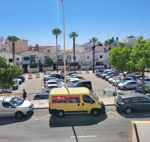 Sale of ground floor apartment in La Carihuela