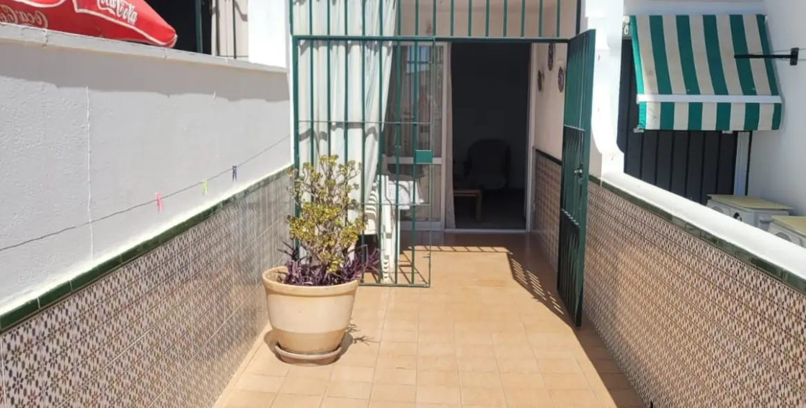 Sale of ground floor apartment in La Carihuela 4