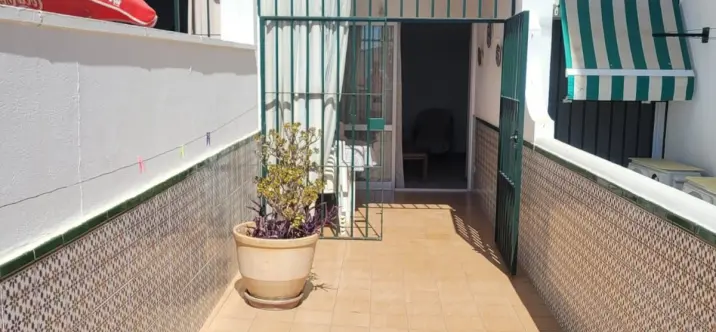 Sale of ground floor apartment in La Carihuela 3