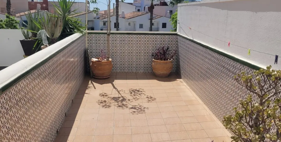 Sale of ground floor apartment in La Carihuela 6