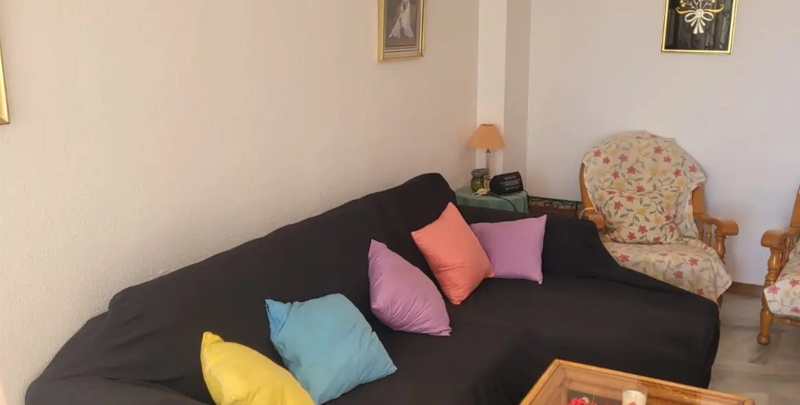 Sale of ground floor apartment in La Carihuela 10
