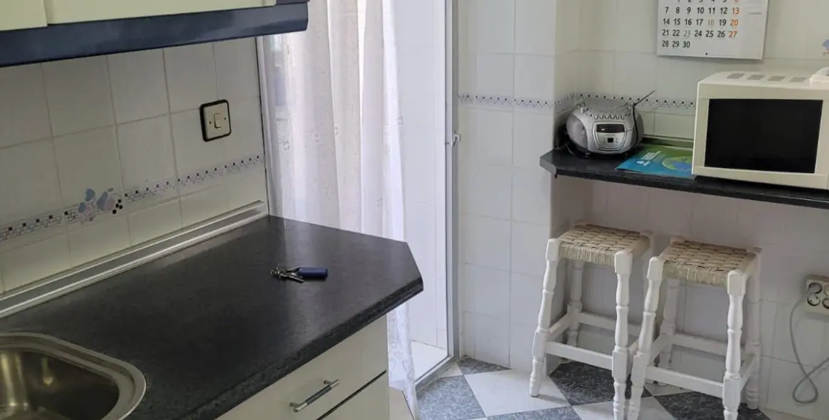 Sale of ground floor apartment in La Carihuela 14