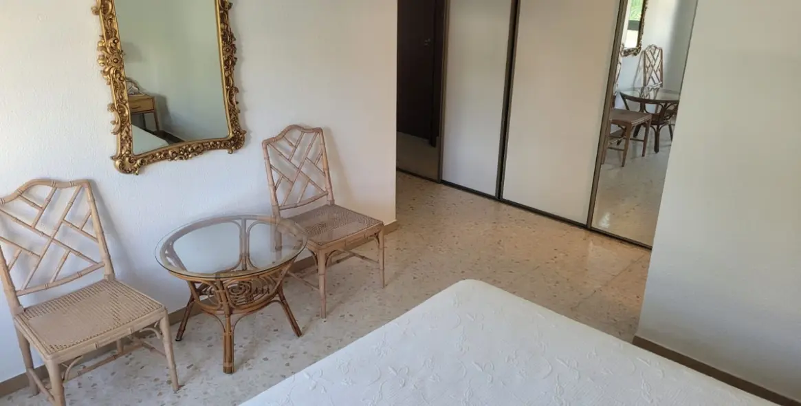 Sale of ground floor apartment in La Carihuela 22