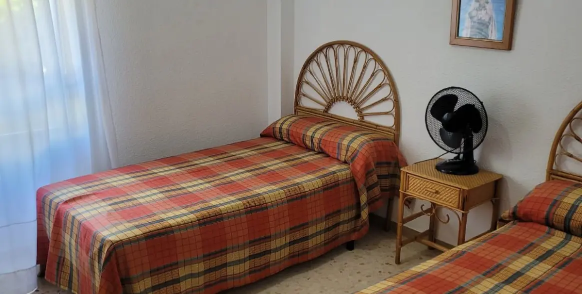 Sale of ground floor apartment in La Carihuela 28